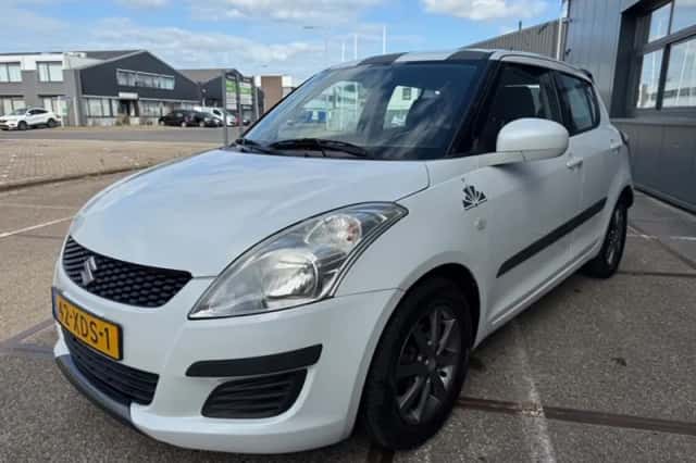 Suzuki Swift (2012) thumbnail 3