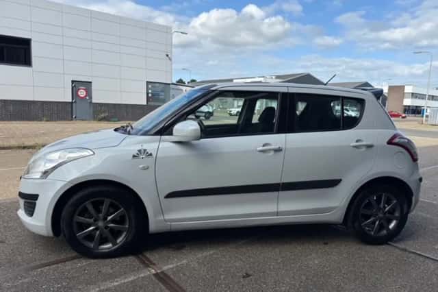 Suzuki Swift (2012) thumbnail 4