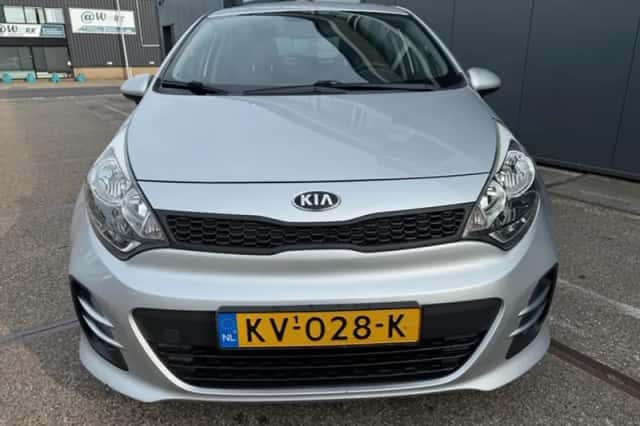 Kia Rio (2017) thumbnail 2
