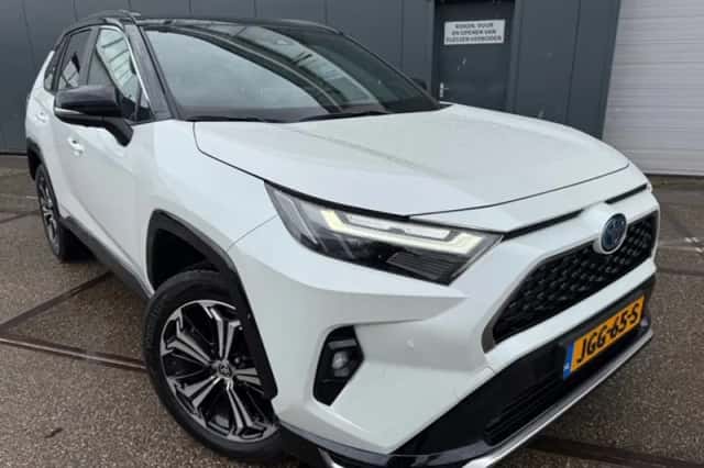 Toyota RAV4 (2025) thumbnail 1