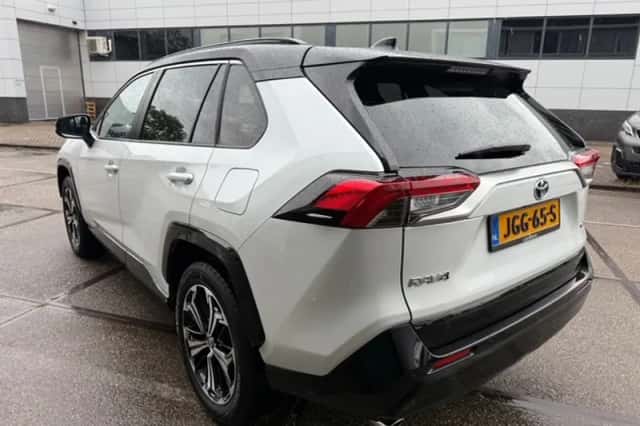 Toyota RAV4 (2025) thumbnail 5