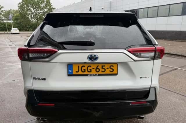 Toyota RAV4 (2025) thumbnail 6