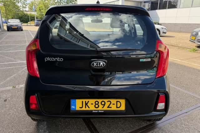 Kia Picanto (2016) thumbnail 6