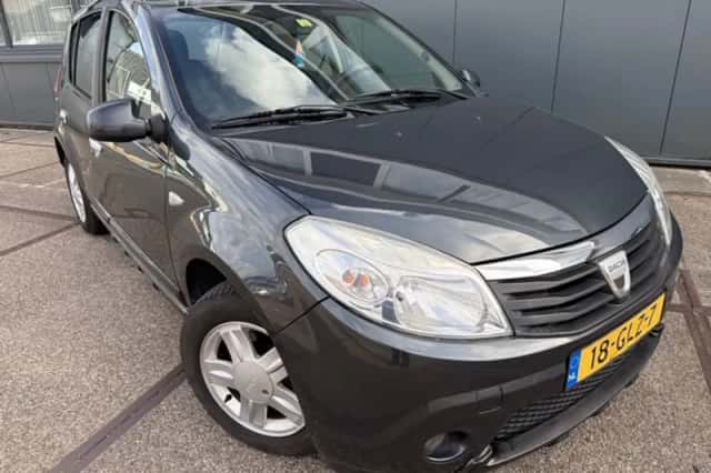 Dacia Sandero (2008) thumbnail 1