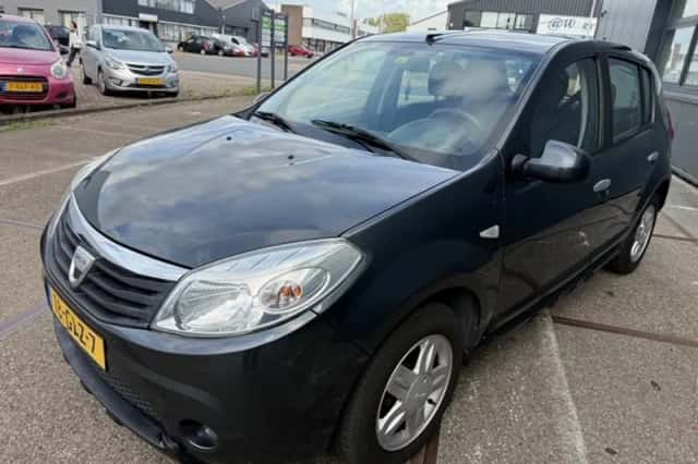 Dacia Sandero (2008) thumbnail 3