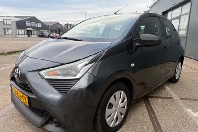 Toyota Aygo (2020) thumbnail 3