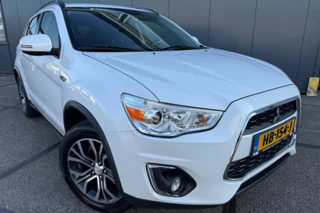 Mitsubishi ASX (2015) thumbnail 1