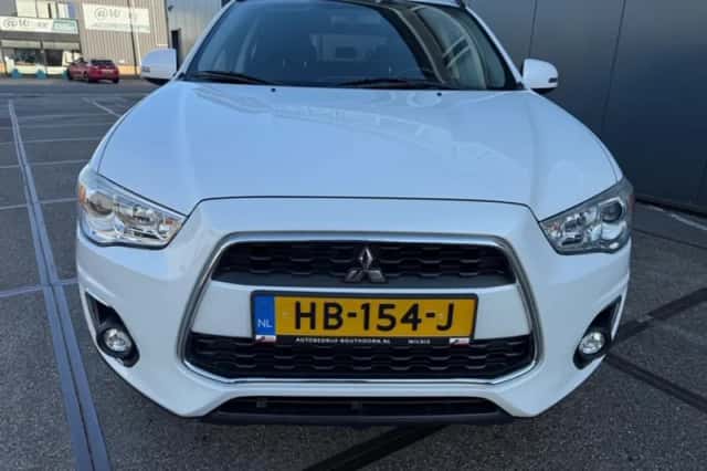 Mitsubishi ASX (2015) thumbnail 2