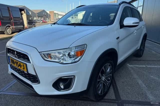 Mitsubishi ASX (2015) thumbnail 3