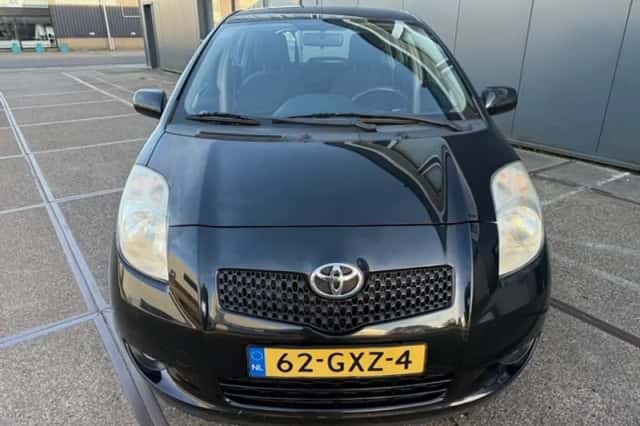 Toyota Yaris (2008) thumbnail 2