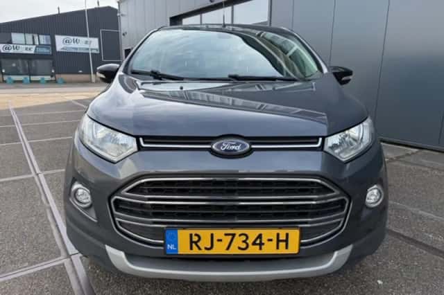 Ford EcoSport (2017) thumbnail 2