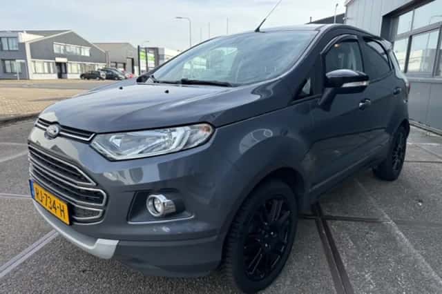 Ford EcoSport (2017) thumbnail 3