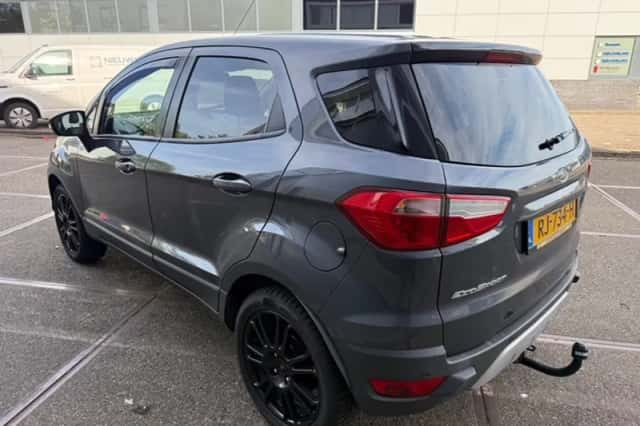Ford EcoSport (2017) thumbnail 5