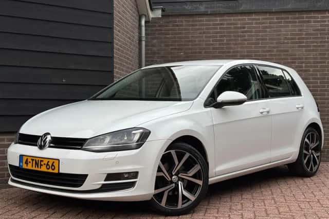 Volkswagen Golf (2014) thumbnail 1