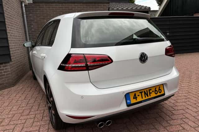Volkswagen Golf (2014) thumbnail 3