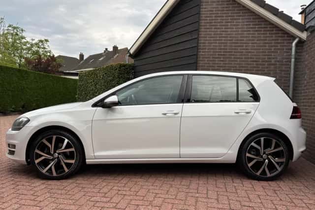 Volkswagen Golf (2014) thumbnail 4
