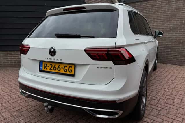 Volkswagen Tiguan (2021) thumbnail 5