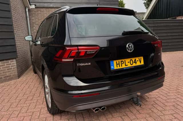 Volkswagen Tiguan (2017) thumbnail 3