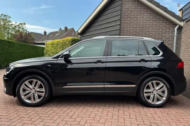Volkswagen Tiguan (2017) thumbnail 4