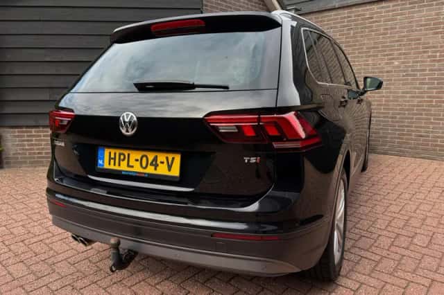 Volkswagen Tiguan (2017) thumbnail 5