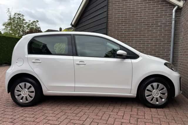 Volkswagen Up! (2020) thumbnail 6