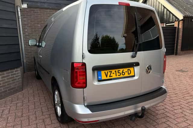 Volkswagen Caddy (2016) thumbnail 3