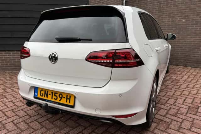 Volkswagen Golf (2015) thumbnail 5
