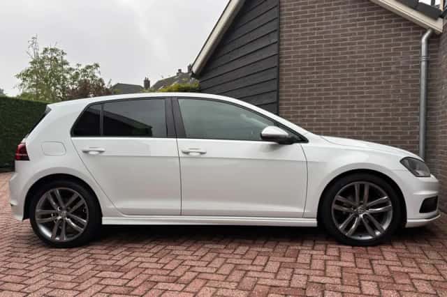 Volkswagen Golf (2015) thumbnail 6