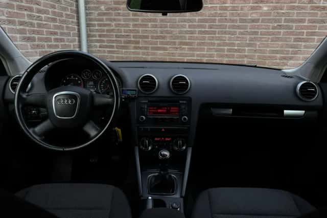 Audi A3 (2011) thumbnail 2