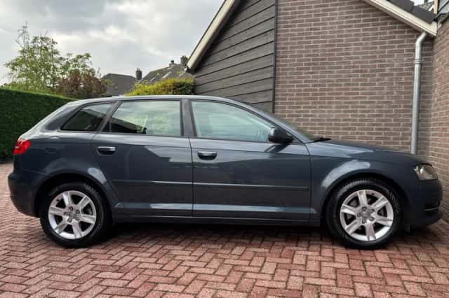 Audi A3 (2011) thumbnail 6