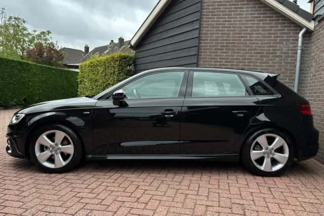 Audi A3 (2015) thumbnail 4
