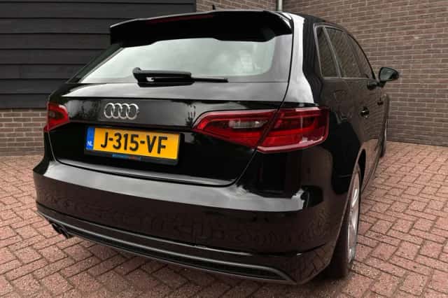 Audi A3 (2015) thumbnail 5