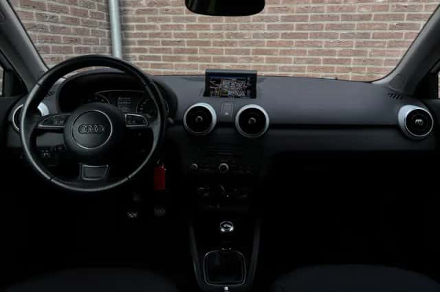 Audi A1 (2014) thumbnail 2