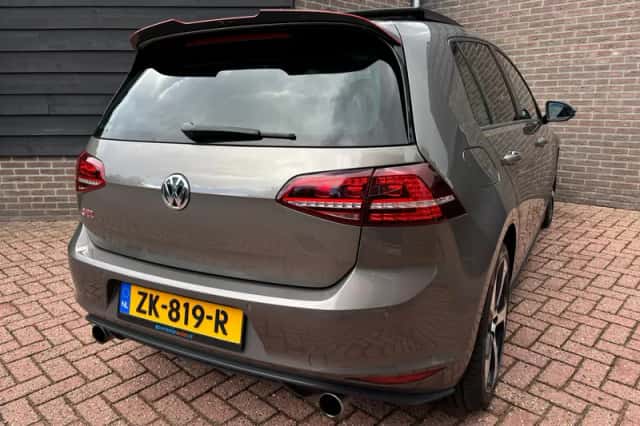 Volkswagen Golf (2016) thumbnail 5