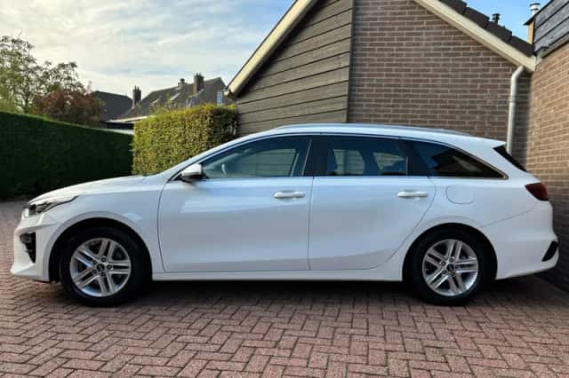Kia Ceed (2019) thumbnail 4