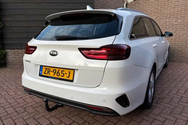 Kia Ceed (2019) thumbnail 5