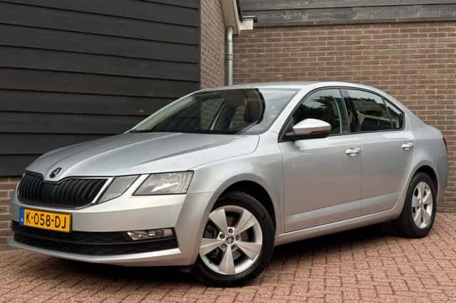 Škoda Octavia (2019) thumbnail 1