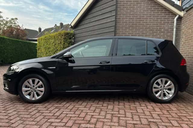Volkswagen Golf (2018) thumbnail 4