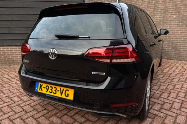 Volkswagen Golf (2018) thumbnail 5