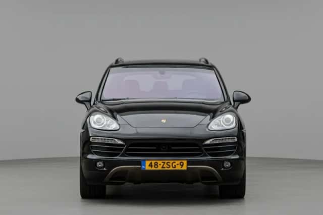 Porsche Cayenne (2011) thumbnail 2