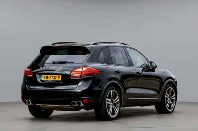 Porsche Cayenne (2011) thumbnail 4