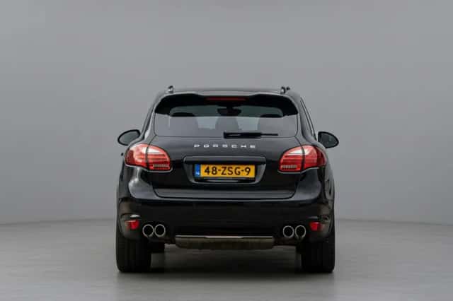 Porsche Cayenne (2011) thumbnail 5