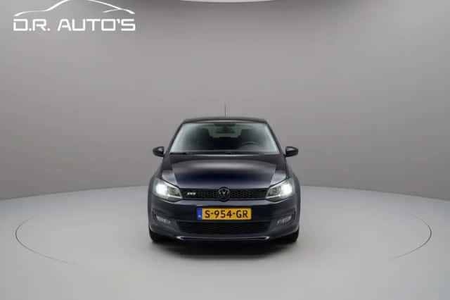 Volkswagen Polo (2011) thumbnail 2