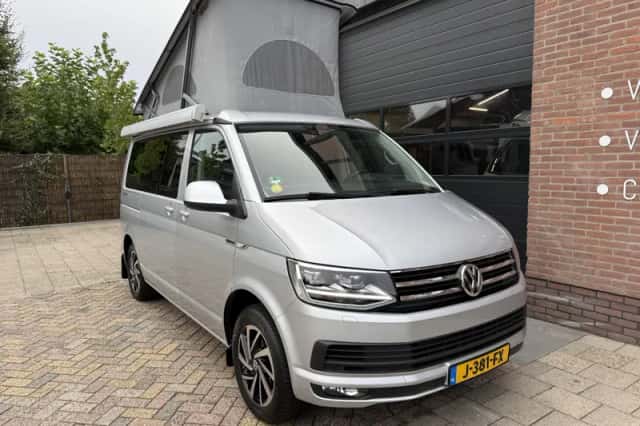 Volkswagen California (2017) thumbnail 2