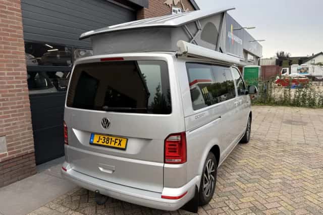 Volkswagen California (2017) thumbnail 6
