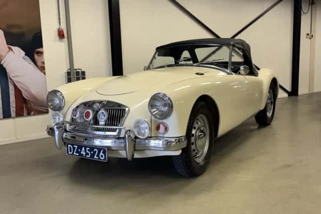 MG MGA (1962) thumbnail 2