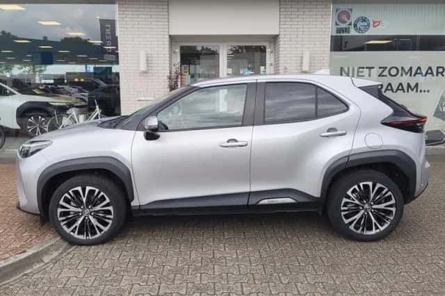 Toyota Yaris Cross (2022) thumbnail 3