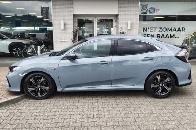 Honda Civic (2019) thumbnail 3