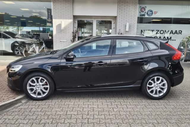 Volvo V40 (2017) thumbnail 3