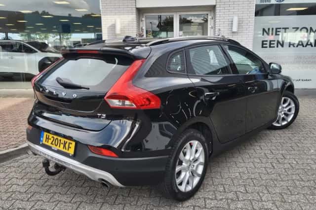 Volvo V40 (2017) thumbnail 4